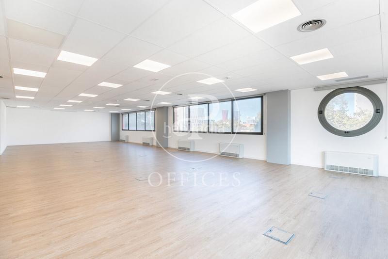 Foto e0c8c4f3-93d6-484e-9c33-e0e3d9aaee80. Rent office space with heating in La Marina del Prat Vermell Barcelona