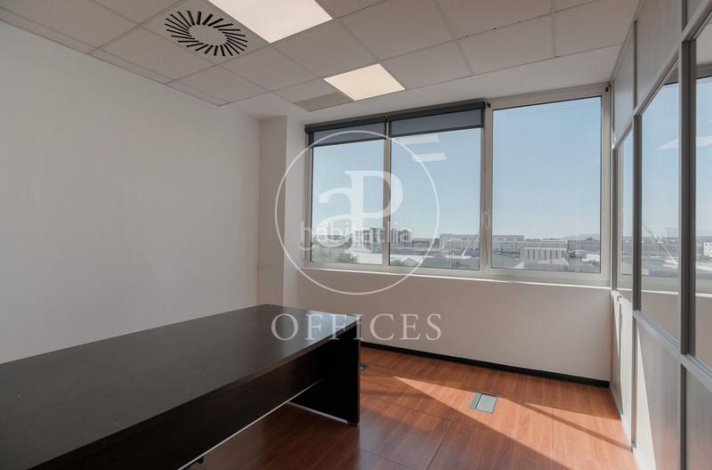 Foto 2a92aa89-9b7a-4027-b511-8c6c7b440d07. Location bureau avec chauffage dans La Marina del Prat Vermell Barcelona