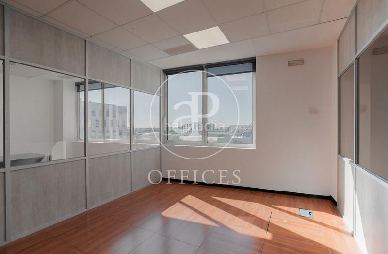 Foto 5ff45b0d-5efd-4de5-bb77-7fc268d81141. Miete büro mit heizung in La Marina del Prat Vermell Barcelona