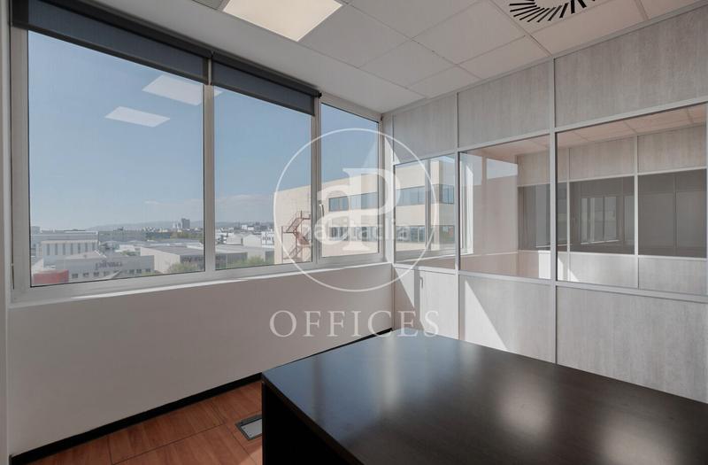 Foto 27df5db4-0907-463e-8c53-ea24e053fda7. Rent office space with heating in La Marina del Prat Vermell Barcelona