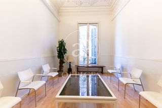 Affitto Ufficio in Dreta de l´Eixample. Oficina en alquiler en pau claris