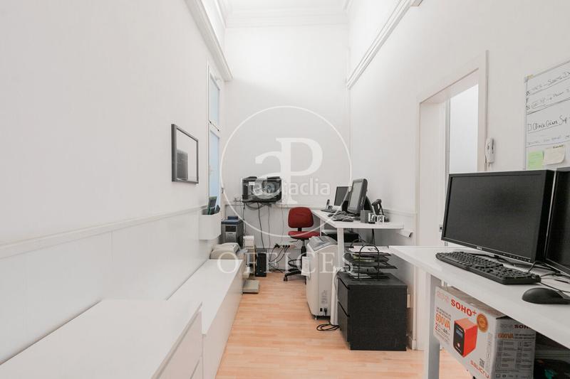 Foto e387a592-e193-4b43-8887-0653153473dc. Location bureau avec chauffage dans Dreta de l´Eixample Barcelona