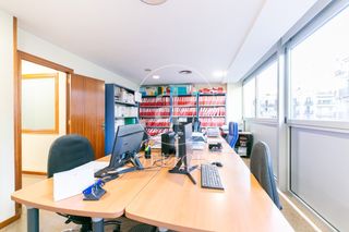 Location Bureau  Carrer d'enric granados. Oficina en alquiler en calle enric granados