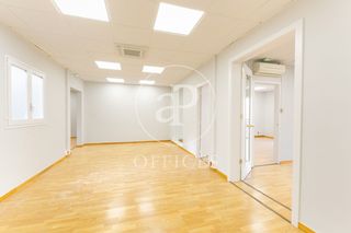 Miete Büro  Carrer de trafalgar. Oficina en alquiler en calle trafalgar