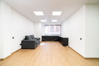 Miete Büro  Carrer de sant elies. Oficina en alquiler en balmes