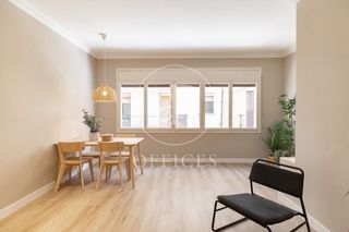 Büro  Carrer de santa cecília. Oficina y local en venta en sants