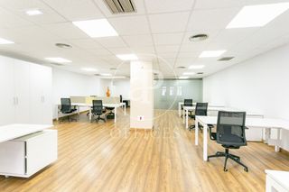Miete Büro  Carrer d'aragó. Oficina en alquiler en calle aragón
