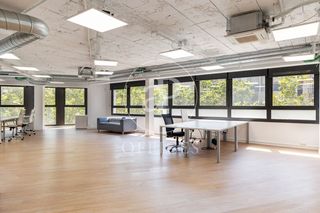 Miete Büro  Rda. de sant pere. Oficina en alquiler en ronda de sant pere