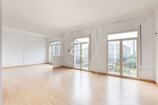 Miete Büro  Pl. de francesc macià. Oficina en alquiler en frances macia