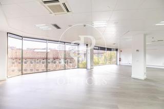 Location Bureau  Av. de josep tarradellas. Oficina en alquiler cerca de sants estacin