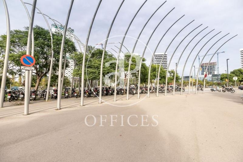 Foto 9e8e5980-d906-41fd-9333-0bfb3120de42. Rent office space with heating in Barri de les Corts Barcelona