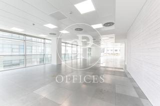 Location Bureau  Carrer de pujades. Oficina en alquiler con terraza en 22