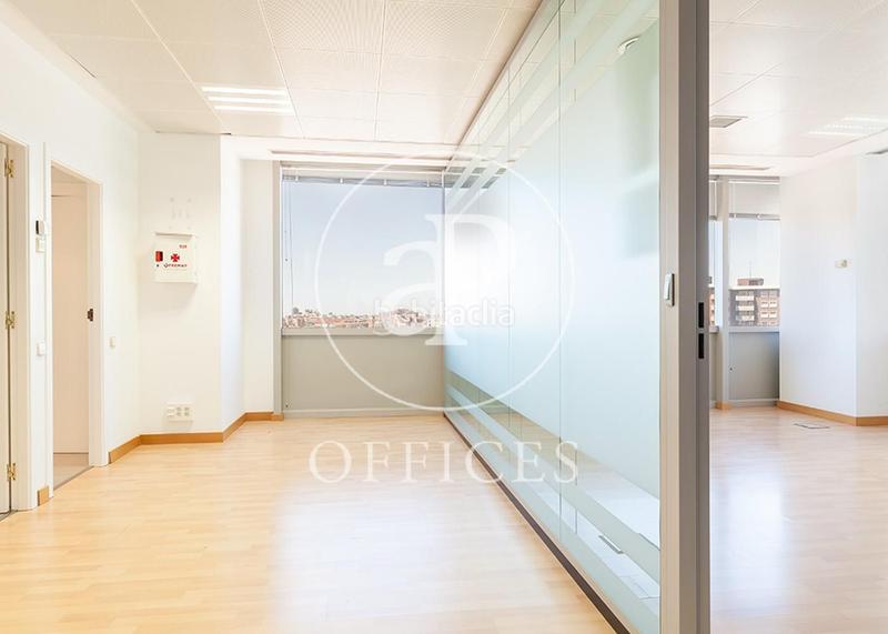 Foto 2922ce88-ed7a-4a53-a31e-e864d8279519. Alquiler oficina  en alquiler en calle tarragona en Barcelona