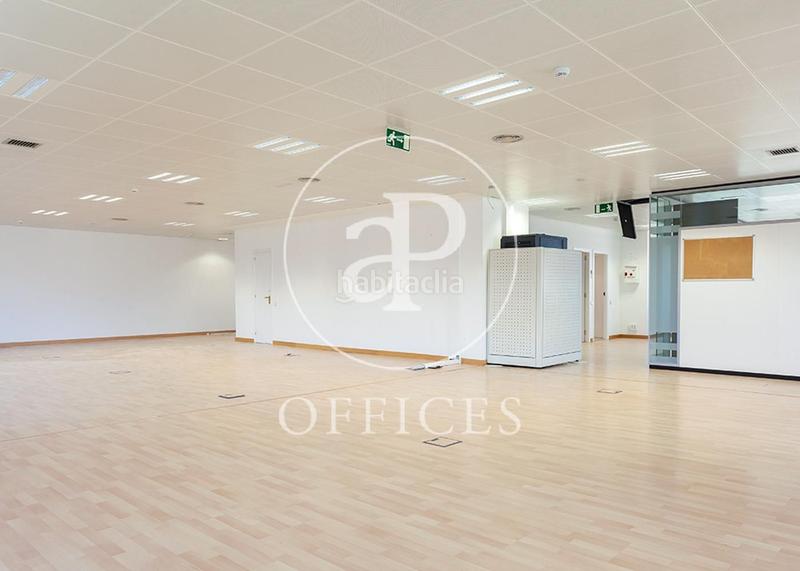 Foto 8e26a299-f305-4e65-86e3-135a2a323049. Alquiler oficina  en alquiler en calle tarragona en Barcelona