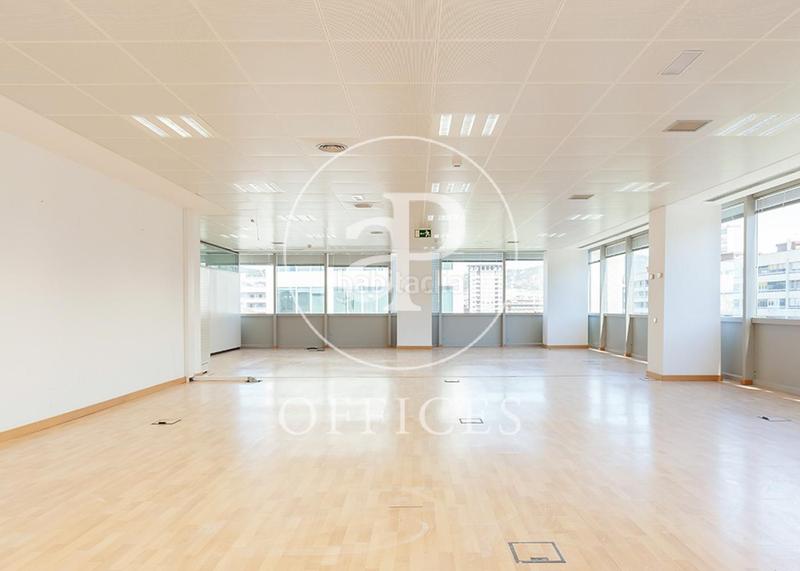 Foto dc74c912-b374-4dab-9a63-31747c334e12. Alquiler oficina  en alquiler en calle tarragona en Barcelona