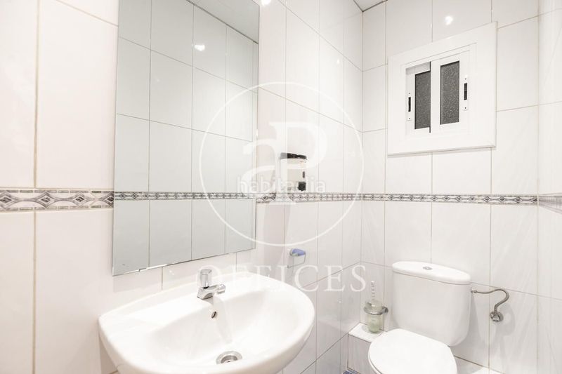Foto b2c30679-812a-4cbc-a7c1-ed918f019ec0. Ufficio con riscaldamento in Barri de les Corts Barcelona