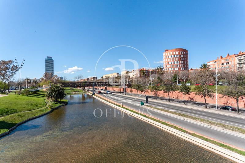 Foto 7481093b-49e5-462b-8df7-60e3f2903573. Miete büro mit heizung in Besòs - Maresme Barcelona