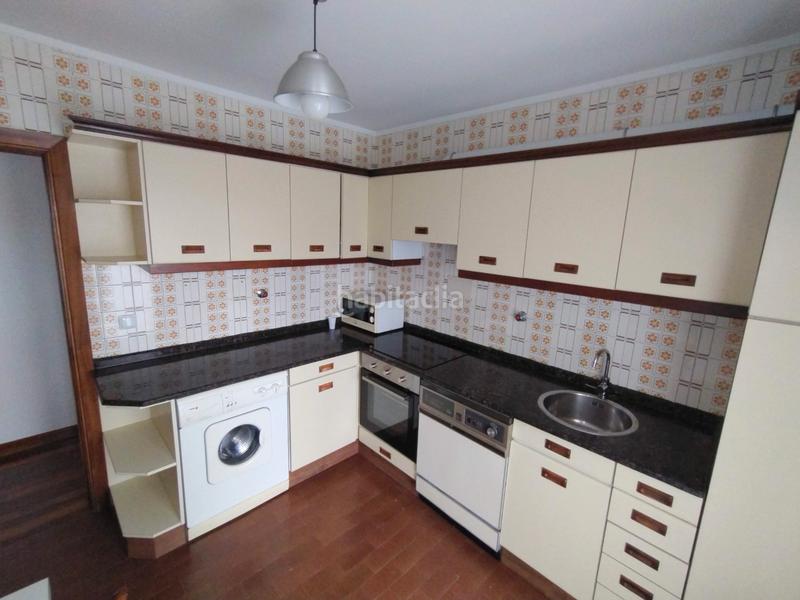 Foto f175c4ae-35c5-4864-b8fd-874f8e5812a5. Piso zona centro en Sopela