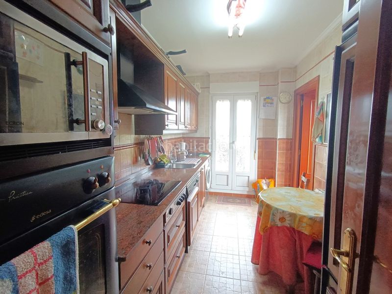 Foto c4426cd0-8747-4c10-a0e7-1a18748c88fb. Casa amb xemeneia calefacció a Barrika