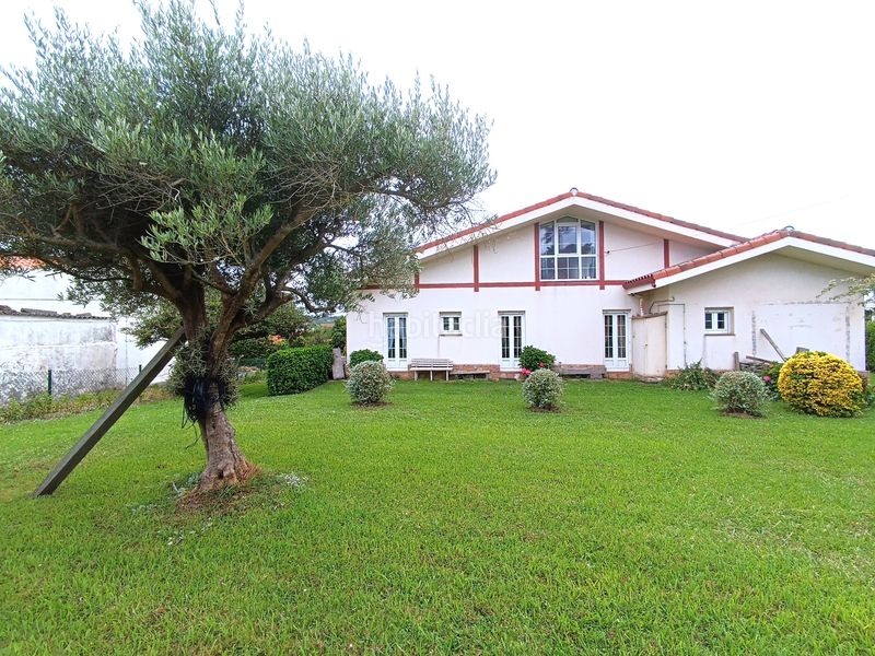 Foto f16e9378-9a1d-46fe-bee7-d4118e620b8c. Casa amb xemeneia calefacció a Barrika
