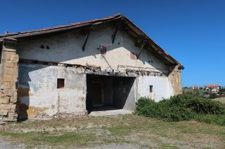 Xalet  Errepidea nagusia. Caserio barrika