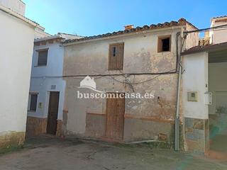 Casa adossada a Cerrillo 16. Oportunidad de casa para reconstrucción integral junto a la fuen