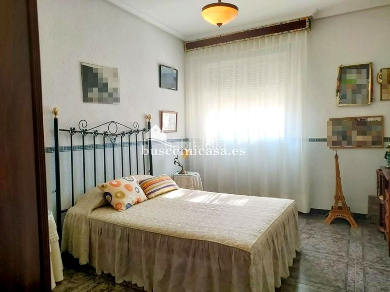 Foto 1af77eb9-085a-49b2-ba38-fb73e7c9434b. Casa amb aparcament a Mengíbar