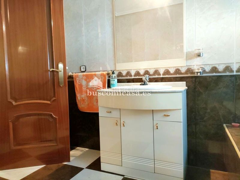 Foto 4ef8e405-571c-4914-8953-c07063534473. Casa amb aparcament a Mengíbar