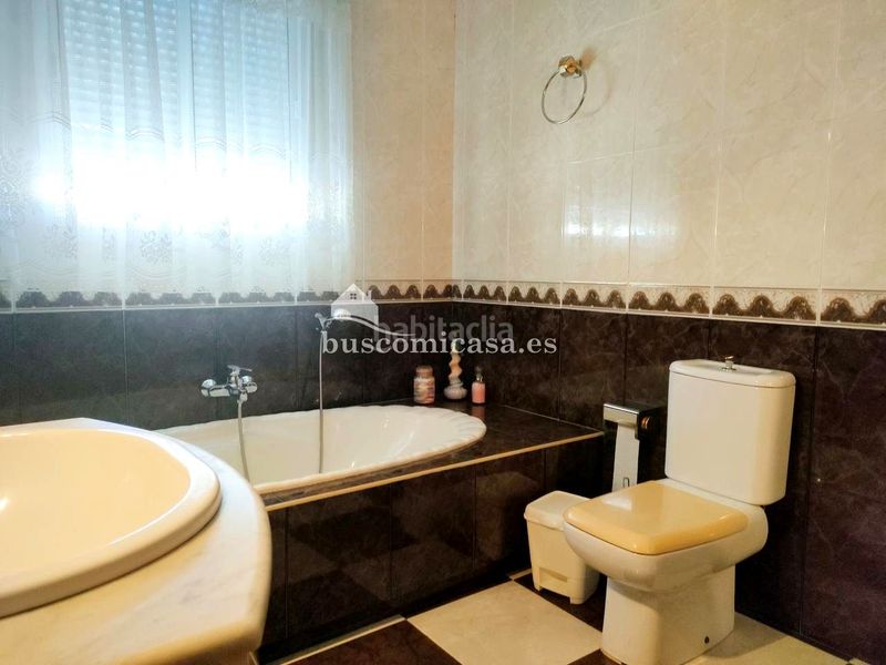 Foto 59bdbba1-e7d7-418f-9163-2db0c1c930ac. Casa amb aparcament a Mengíbar