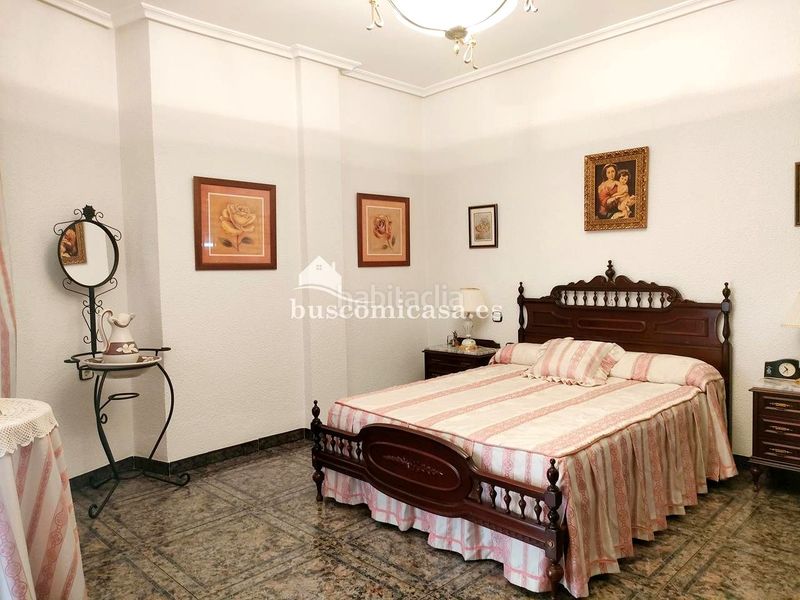 Foto 7783d987-79b8-4168-be12-0c18896639c6. Casa amb aparcament a Mengíbar