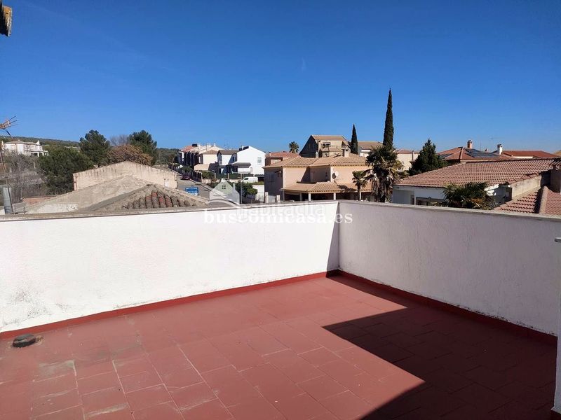 Foto c02d10ad-9d48-4058-bc2c-62286ac87faa. Casa amb aparcament a Mengíbar