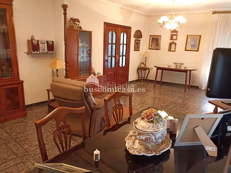 Foto c62c7821-1292-4d6b-a8dc-59f2aac2ba86. Casa amb aparcament a Mengíbar