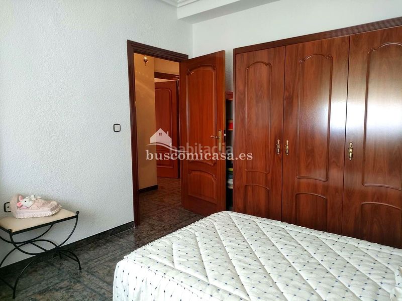 Foto cf565a5f-2b45-4339-b69c-23aeef5b0f1b. Casa amb aparcament a Mengíbar