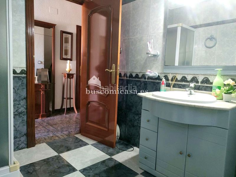 Foto d83f939a-9294-495e-b11f-20a90d533bff. Casa amb aparcament a Mengíbar