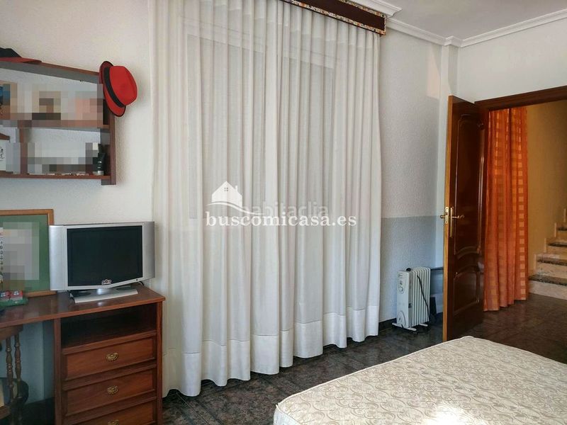 Foto ece39697-0466-4838-adad-b689da7187d0. Casa amb aparcament a Mengíbar