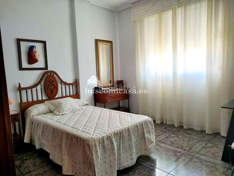 Foto f1378ebf-20b5-425f-8f4a-90791214b850. Casa amb aparcament a Mengíbar