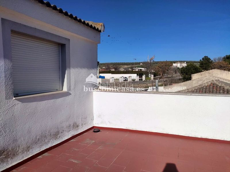 Foto f51806b9-9252-443f-a2fc-260d7bff9fa6. Casa amb aparcament a Mengíbar