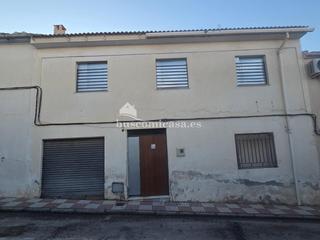 Semi detached house in Tosquilla 116. Oportunidad de gran casa para reformar cerca del parque tetuán