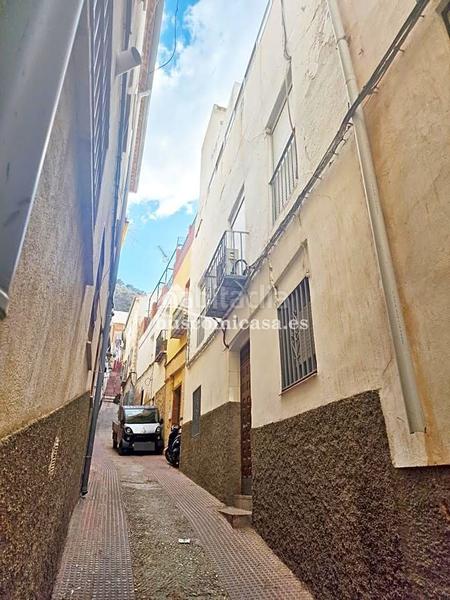 Foto ec8c5f98-ed62-476e-a7d0-d6af7ef15990. Casa adossada a Ctra. Circunvalación - La Magdalena Jaén