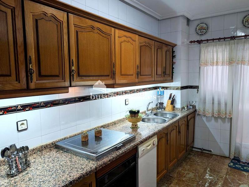 Foto 41dbd103-a47d-486b-b216-4e0fd7a2741d. Casa a schiera con riscaldamento parcheggio in Santa Isabel Jaén