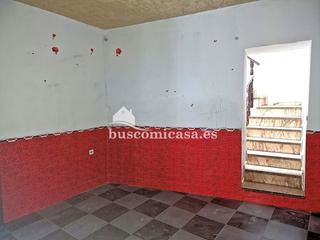 Casa adosada en Buenavista 34. Amplia casa junto de la carretera de circunvalación