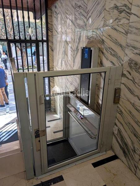 Foto 3c3069fa-9286-46d1-875b-27a8e08314c6. Pis amb calefacció aparcament a Avda de Madrid - Pº de la Estación Jaén