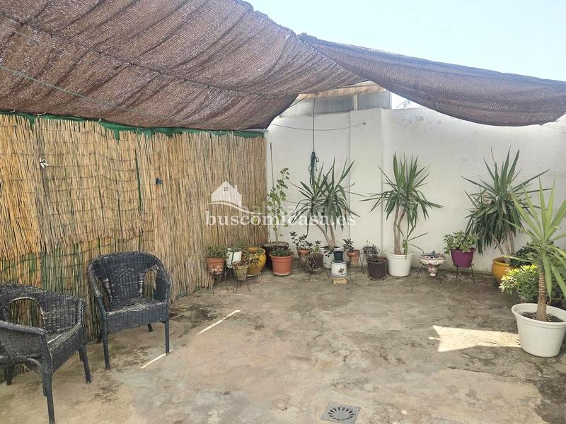 Foto 6bd68c16-8d0b-4a5a-adf3-91fc9db3afc3. Casa adossada a Ctra. Circunvalación - La Magdalena Jaén