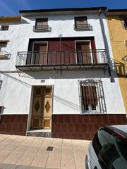 Casa a schiera in San francisco 21. Ocasión de casa okupada en cesion de remate judicial