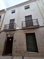 Casa adossada a Carnicería 20. Ocasion de buena casa cerca del centro