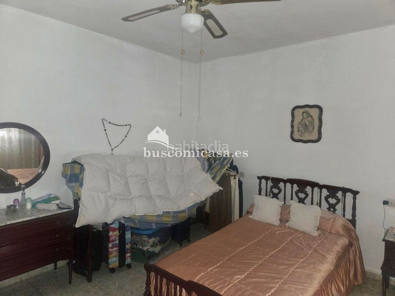 Foto a5c751f3-e9cd-41d4-a118-6f2d2c049dc3. Casa adossada a Santa Isabel Jaén