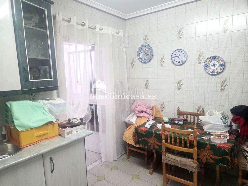Foto adb6d530-03b9-4ca6-a0d0-cb527bf677f4. Casa adossada a Santa Isabel Jaén