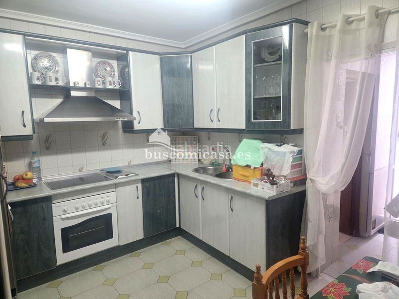 Foto b80b7f4f-732d-4240-b8fd-d91423c3e0bc. Casa adossada a Santa Isabel Jaén