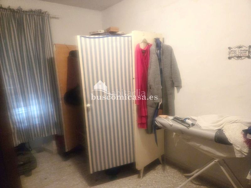 Foto cb5aeb5f-9987-45a6-b8a5-ce0ee5363cf8. Casa adossada a Santa Isabel Jaén