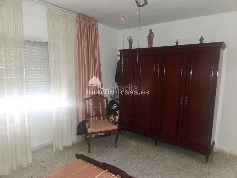 Foto d99ea4de-8bfc-41a8-8d12-45011d5ed873. Casa adossada a Santa Isabel Jaén
